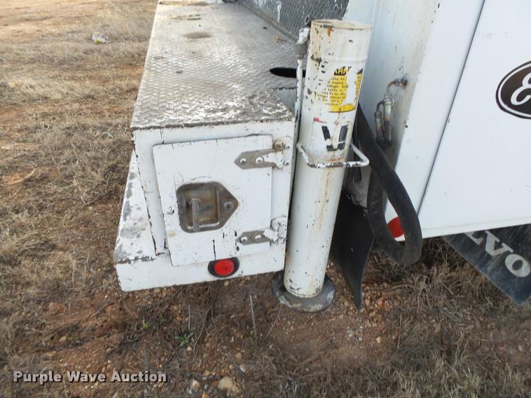 image for item DA2526 2002 Freightliner FL70 service truck with crane