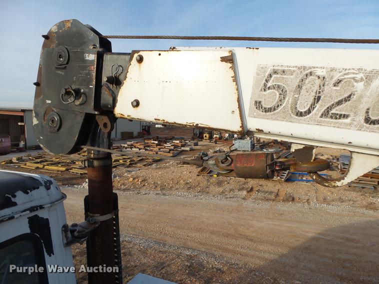 image for item DA2526 2002 Freightliner FL70 service truck with crane