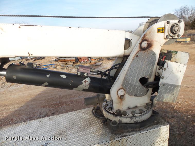 image for item DA2526 2002 Freightliner FL70 service truck with crane