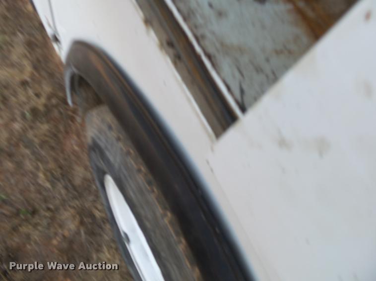 image for item DA2526 2002 Freightliner FL70 service truck with crane