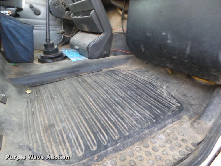 image for item DA2526 2002 Freightliner FL70 service truck with crane