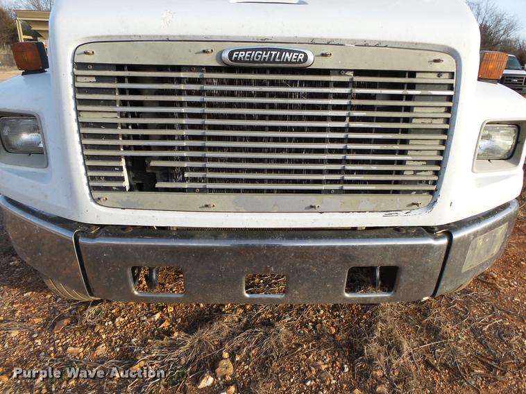 image for item DA2526 2002 Freightliner FL70 service truck with crane