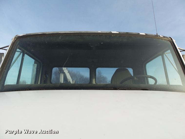 image for item DA2526 2002 Freightliner FL70 service truck with crane