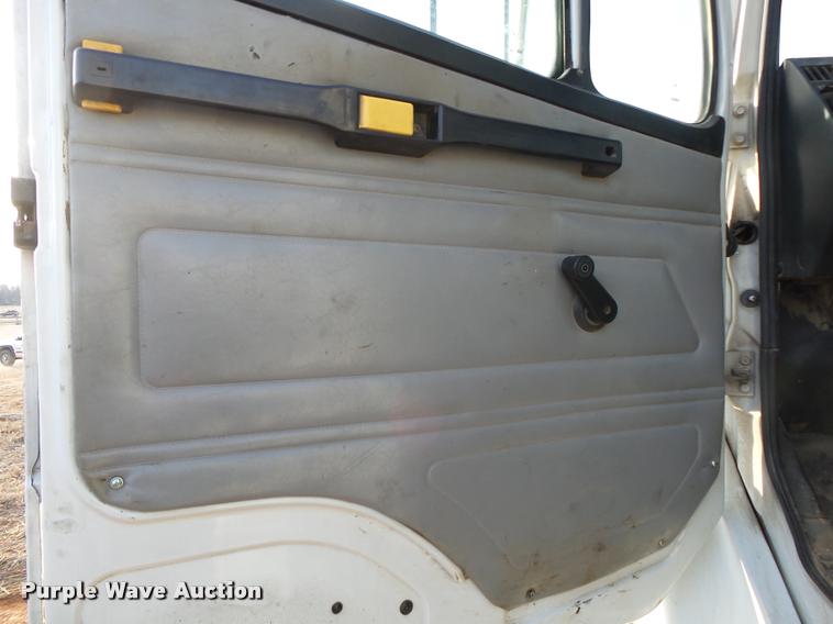 image for item DA2526 2002 Freightliner FL70 service truck with crane