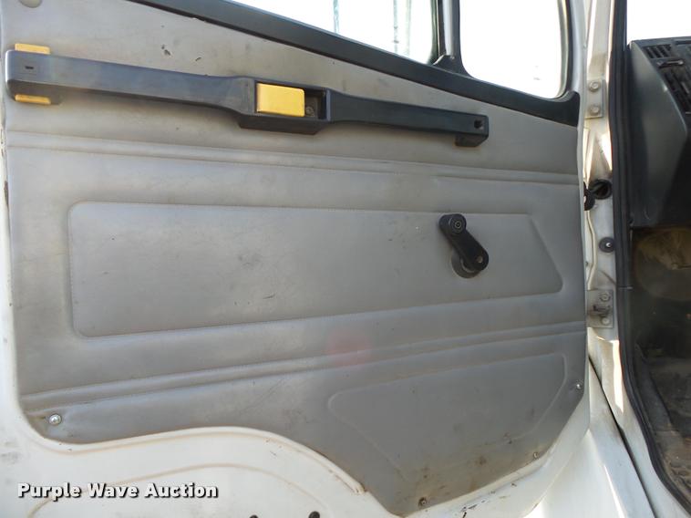 image for item DA2526 2002 Freightliner FL70 service truck with crane