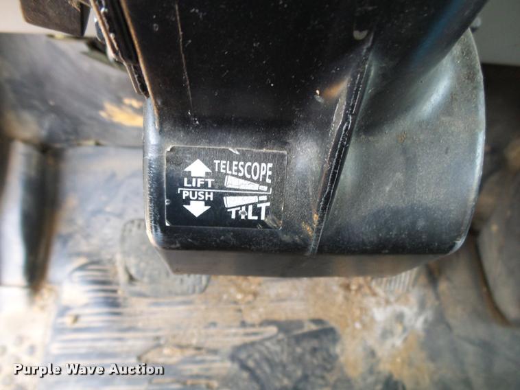 image for item DA2526 2002 Freightliner FL70 service truck with crane