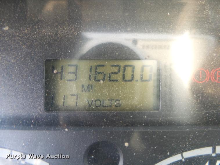 image for item DA2526 2002 Freightliner FL70 service truck with crane