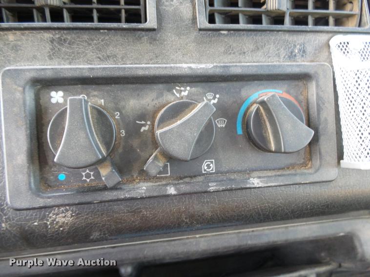 image for item DA2526 2002 Freightliner FL70 service truck with crane