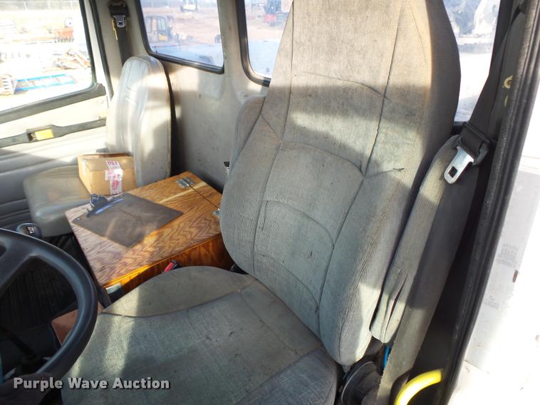 image for item DA2526 2002 Freightliner FL70 service truck with crane