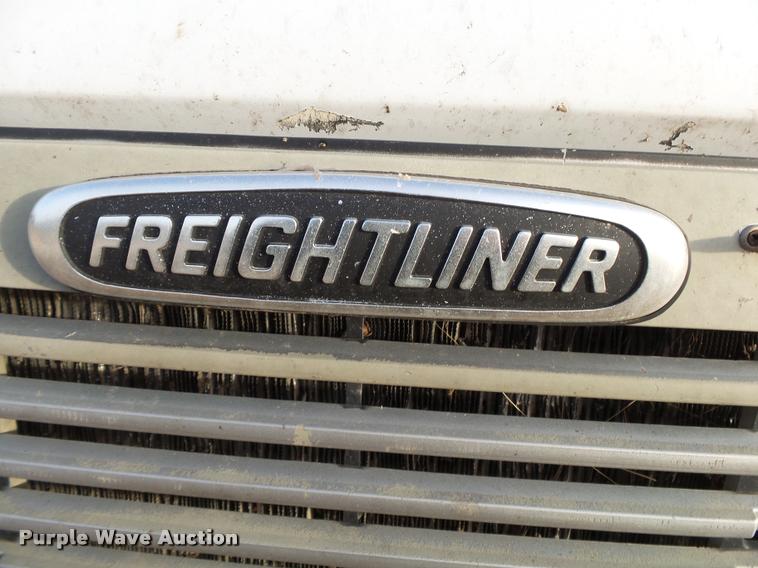 image for item DA2526 2002 Freightliner FL70 service truck with crane