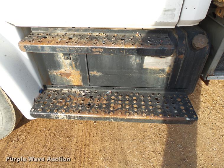 image for item DA2527 1999 Freightliner FL70 service truck with crane