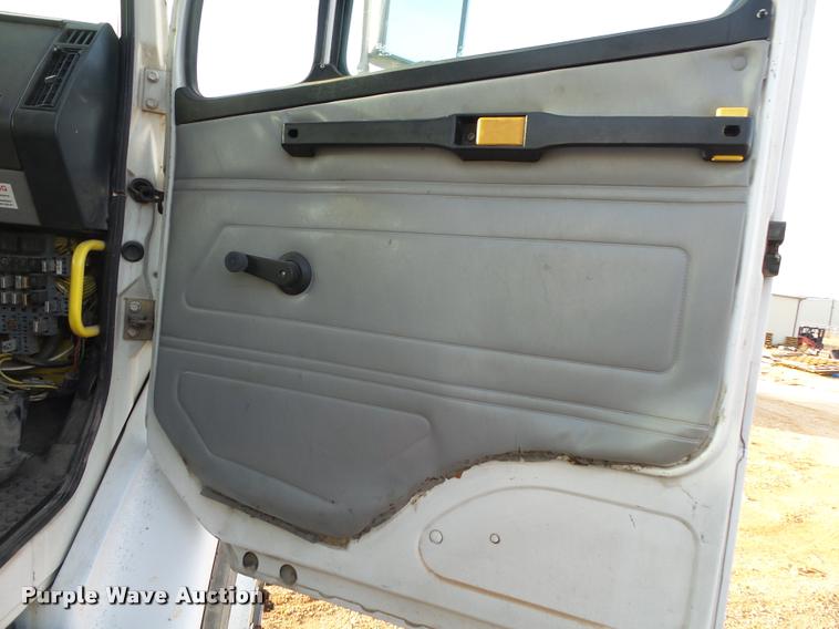 image for item DA2527 1999 Freightliner FL70 service truck with crane