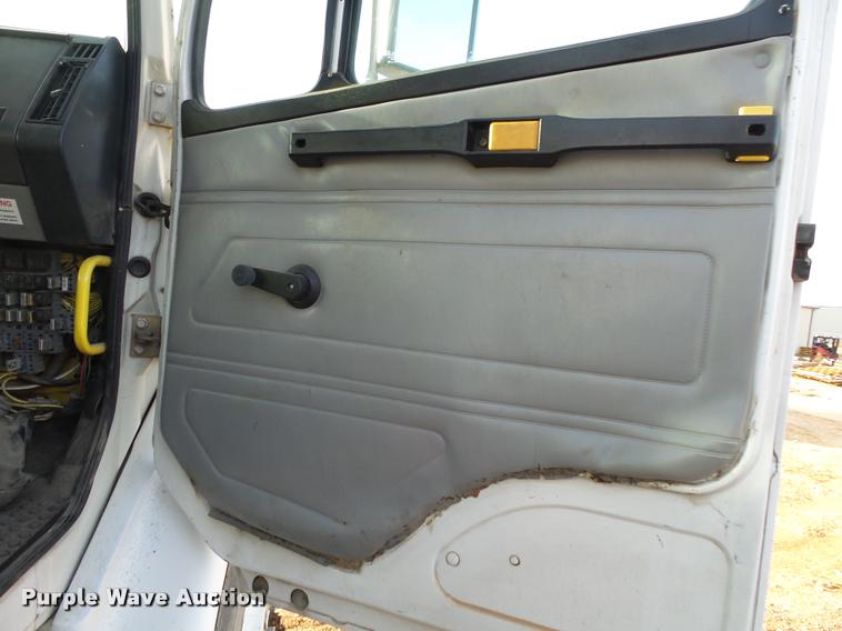 image for item DA2527 1999 Freightliner FL70 service truck with crane