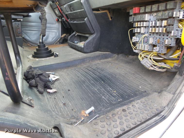 image for item DA2527 1999 Freightliner FL70 service truck with crane