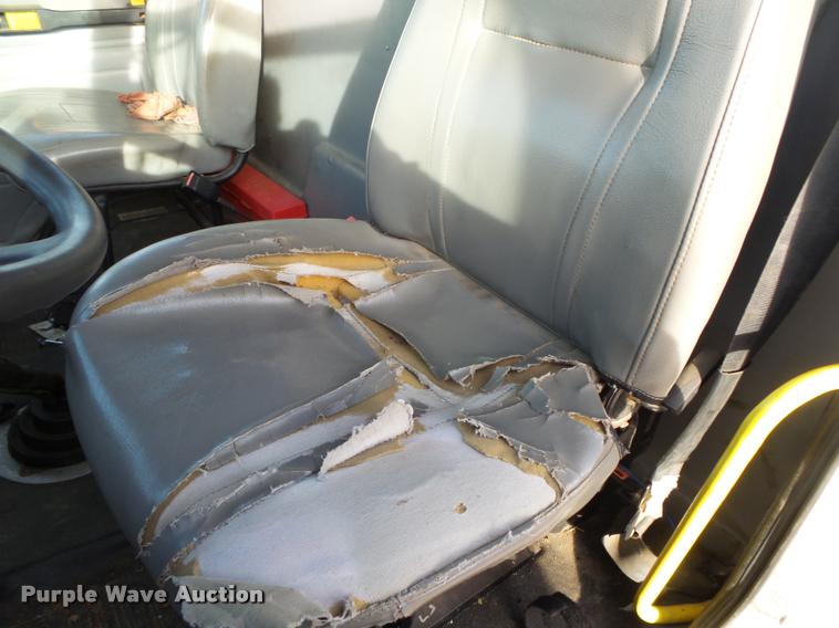 image for item DA2527 1999 Freightliner FL70 service truck with crane