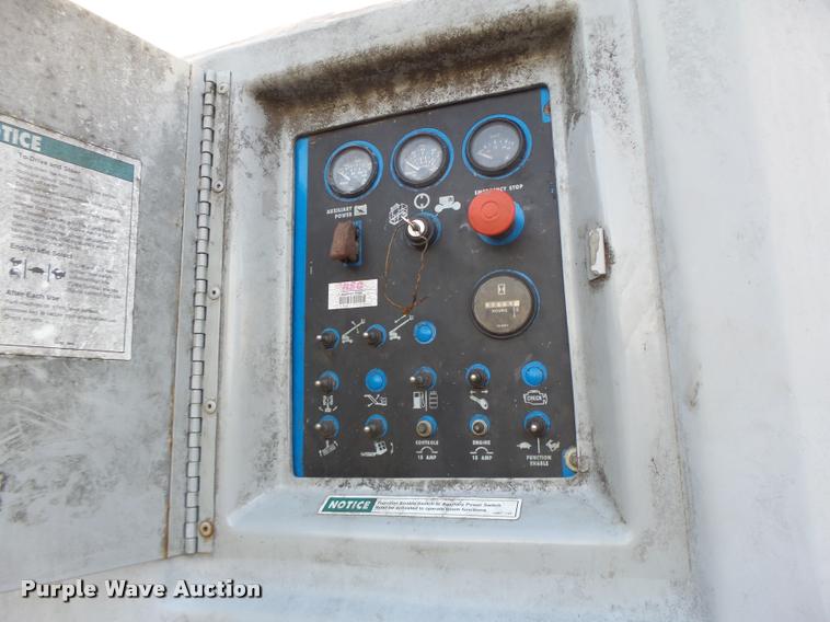 image for item DA3322 1997 Genie S60 boom lift