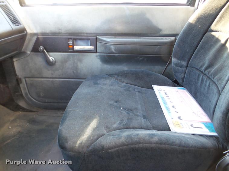 image for item DA7274 1999 GMC C7500 service truck