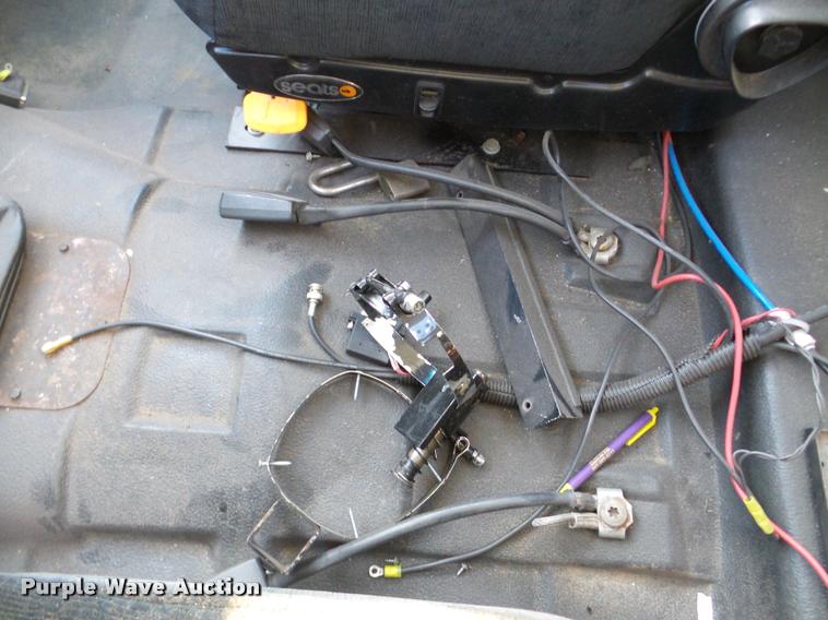 image for item DA7274 1999 GMC C7500 service truck