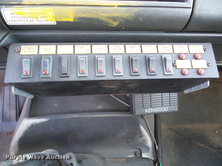 image for item DA7274 1999 GMC C7500 service truck