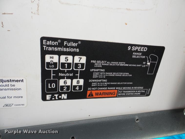 image for item DA7274 1999 GMC C7500 service truck