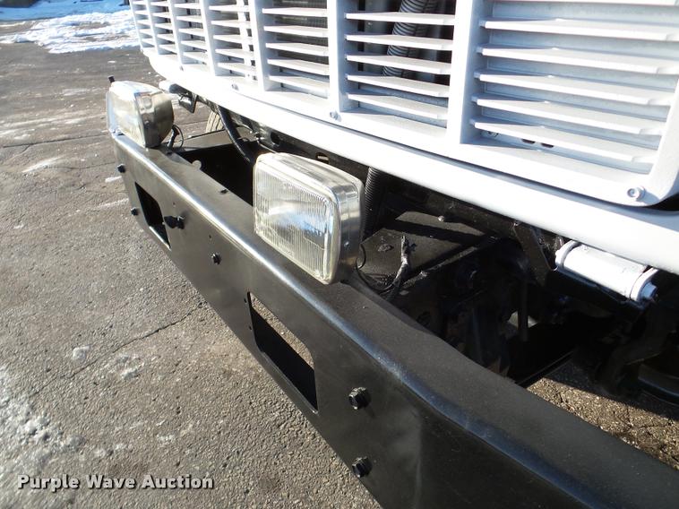 image for item DA7274 1999 GMC C7500 service truck