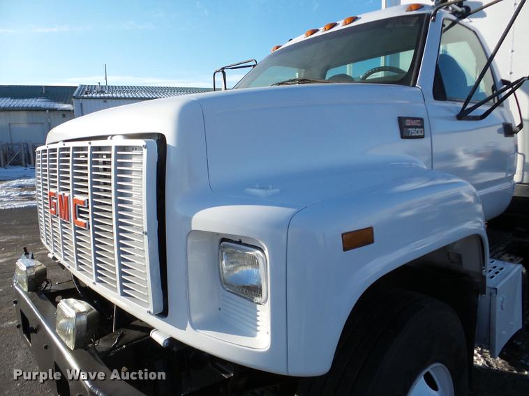 image for item DA7274 1999 GMC C7500 service truck