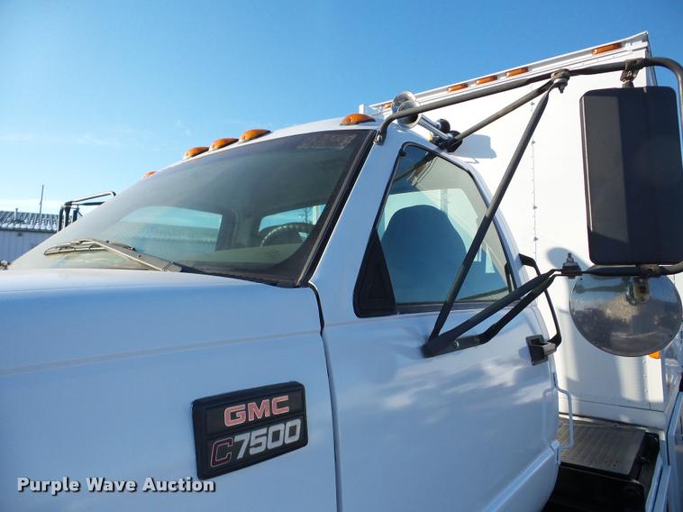 image for item DA7274 1999 GMC C7500 service truck