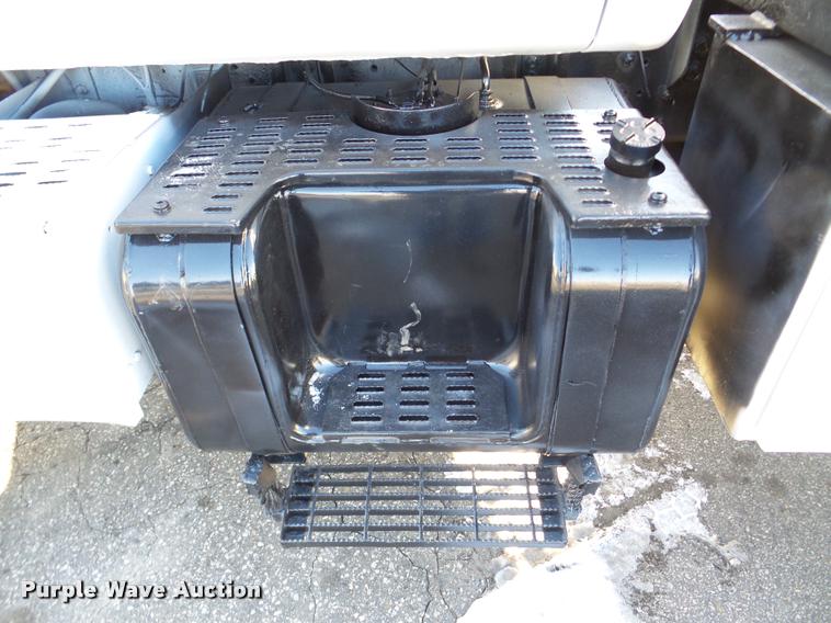 image for item DA7274 1999 GMC C7500 service truck