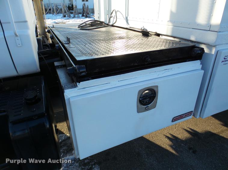 image for item DA7274 1999 GMC C7500 service truck