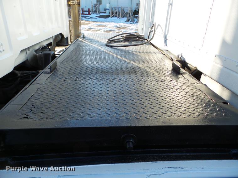 image for item DA7274 1999 GMC C7500 service truck