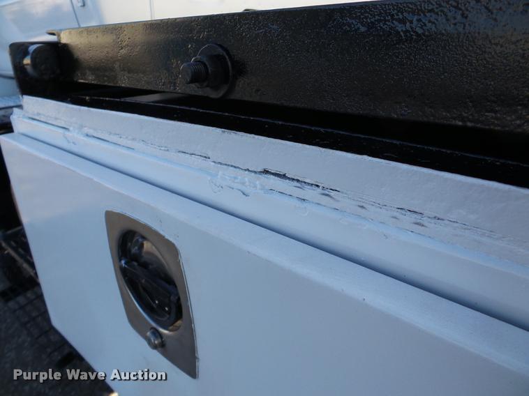 image for item DA7274 1999 GMC C7500 service truck