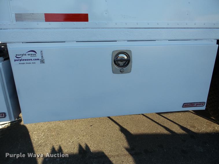 image for item DA7274 1999 GMC C7500 service truck