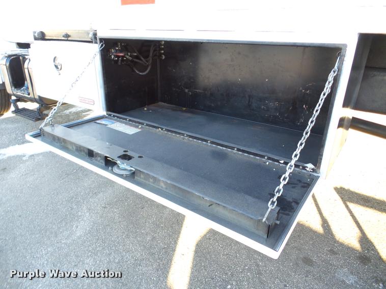 image for item DA7274 1999 GMC C7500 service truck