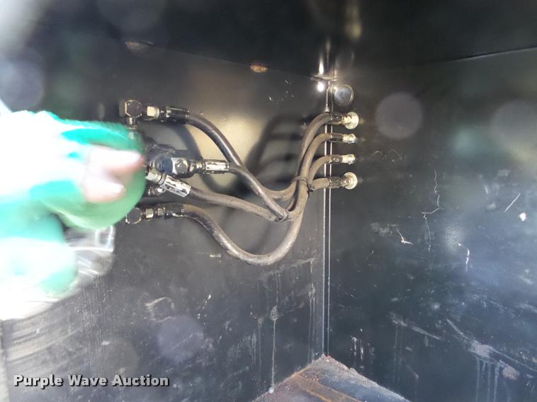 image for item DA7274 1999 GMC C7500 service truck