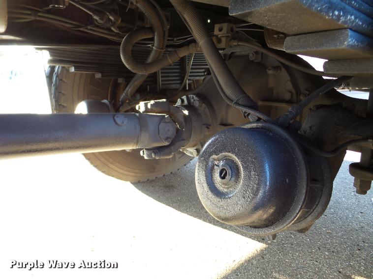 image for item DA7274 1999 GMC C7500 service truck