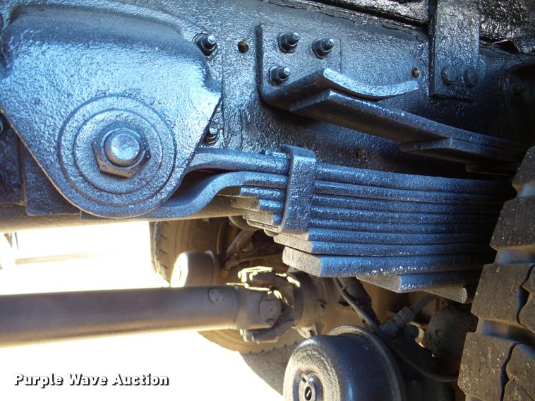 image for item DA7274 1999 GMC C7500 service truck