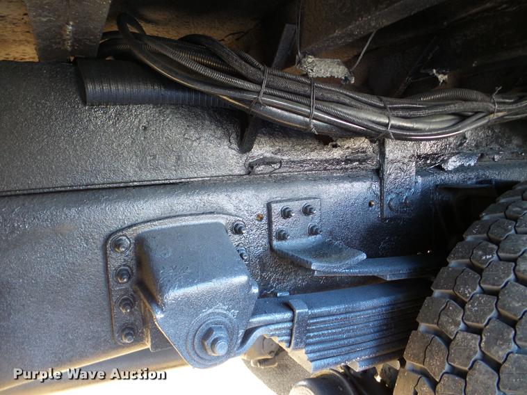 image for item DA7274 1999 GMC C7500 service truck