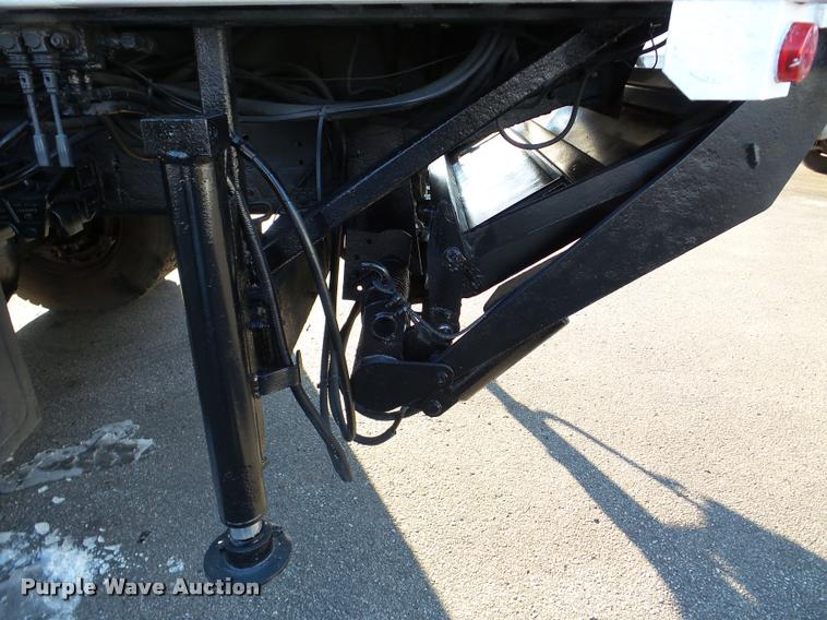 image for item DA7274 1999 GMC C7500 service truck