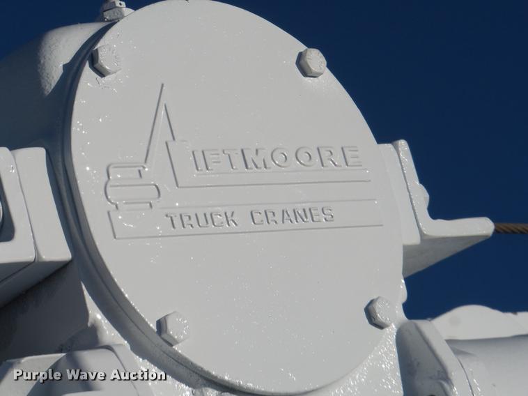 image for item DA7274 1999 GMC C7500 service truck