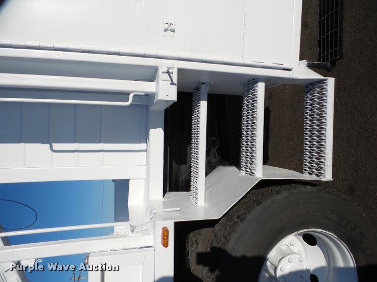 image for item DA7274 1999 GMC C7500 service truck