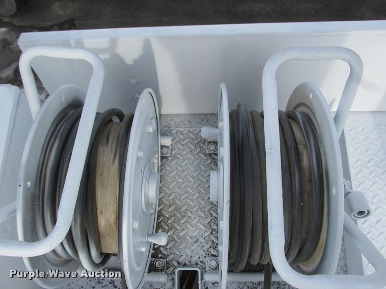 image for item DA7274 1999 GMC C7500 service truck