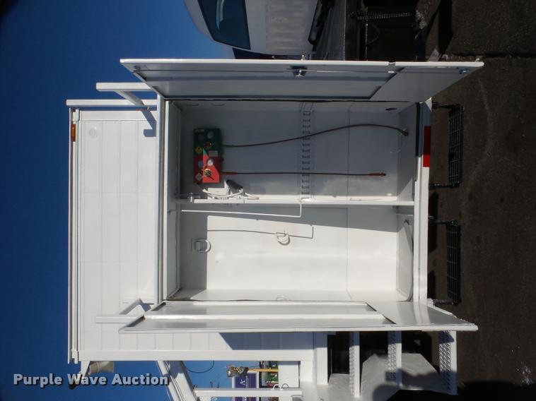 image for item DA7274 1999 GMC C7500 service truck