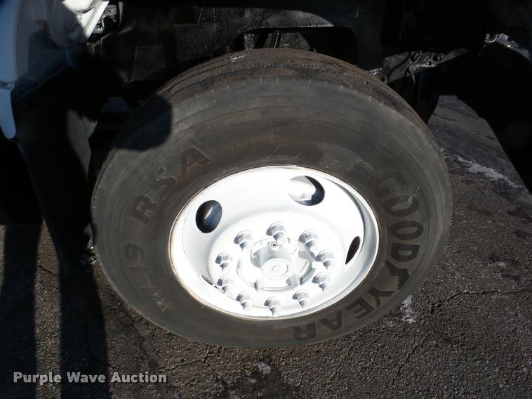 image for item DA7274 1999 GMC C7500 service truck