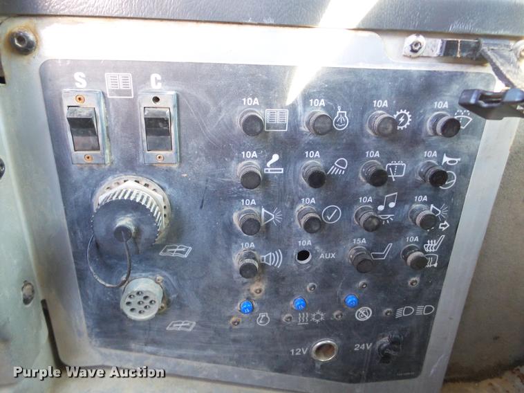 image for item DA7277 1999 Caterpillar D400E II haul truck