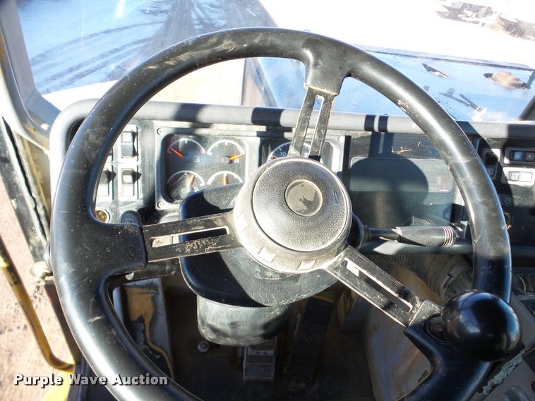 image for item DA7277 1999 Caterpillar D400E II haul truck