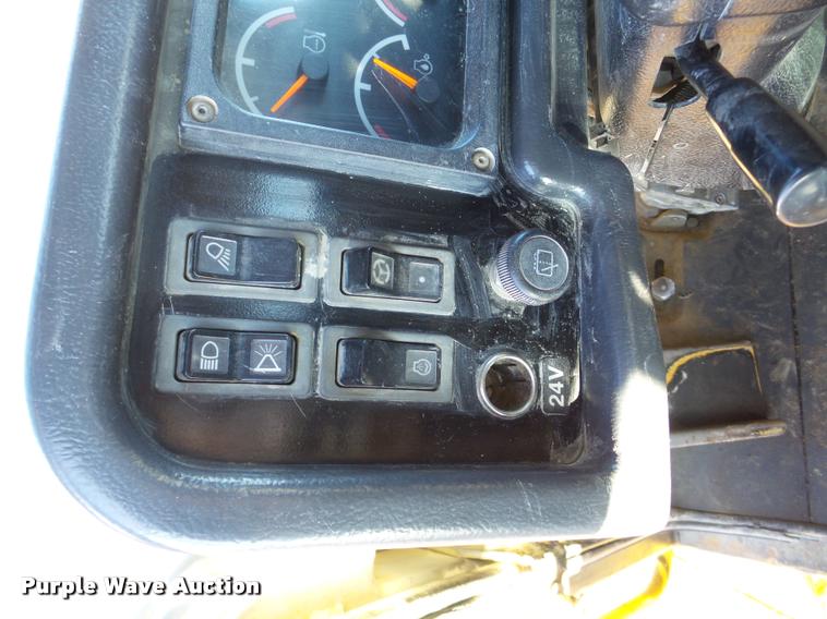 image for item DA7277 1999 Caterpillar D400E II haul truck