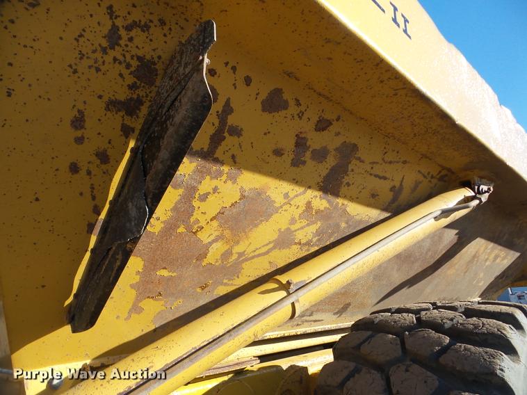 image for item DA7277 1999 Caterpillar D400E II haul truck