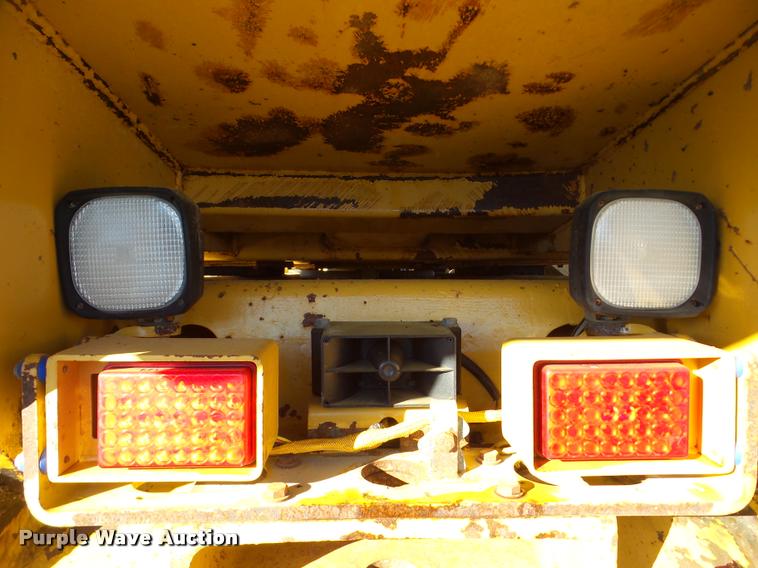 image for item DA7277 1999 Caterpillar D400E II haul truck