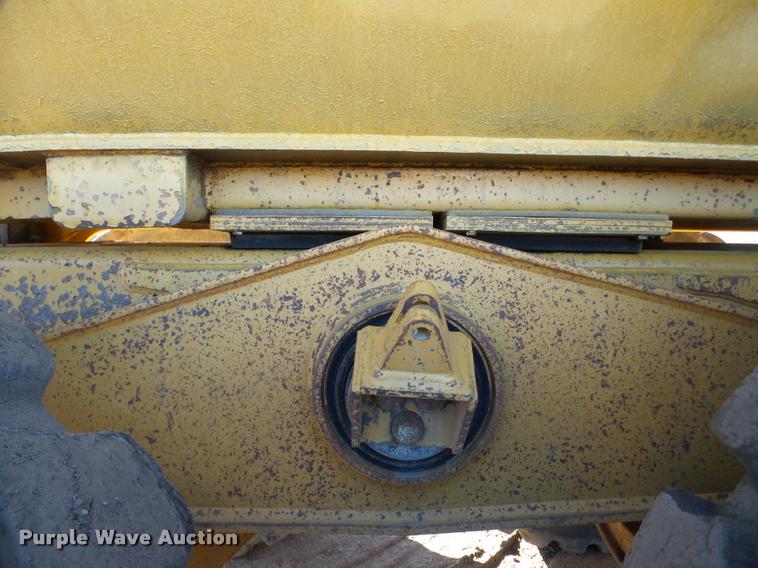 image for item DA7277 1999 Caterpillar D400E II haul truck