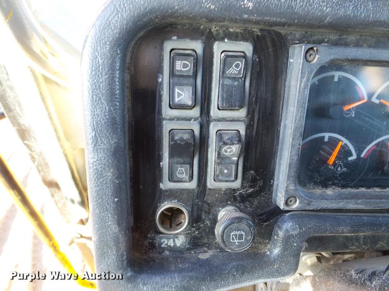 image for item DA7279 2000 Caterpillar D400E II haul truck